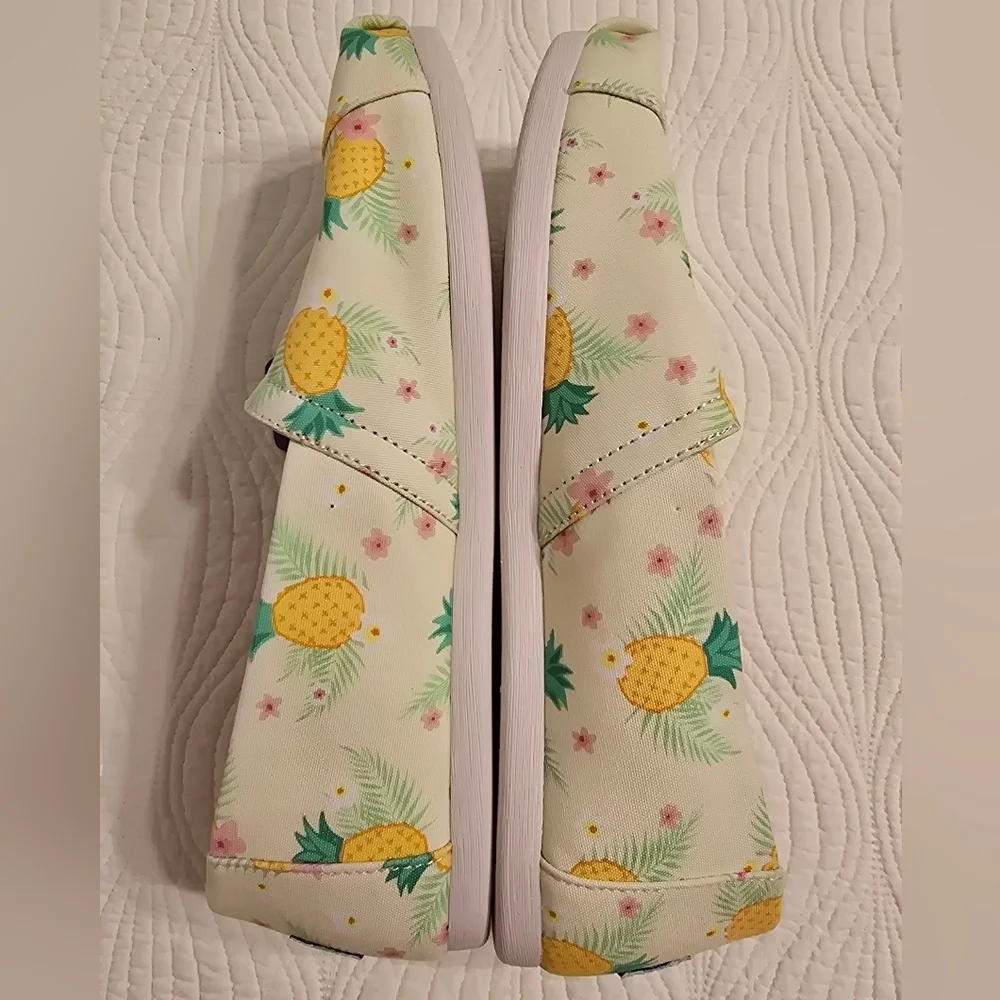 NWT Toms Ladies Lemonade Pineapple Paradise Print Alpargata